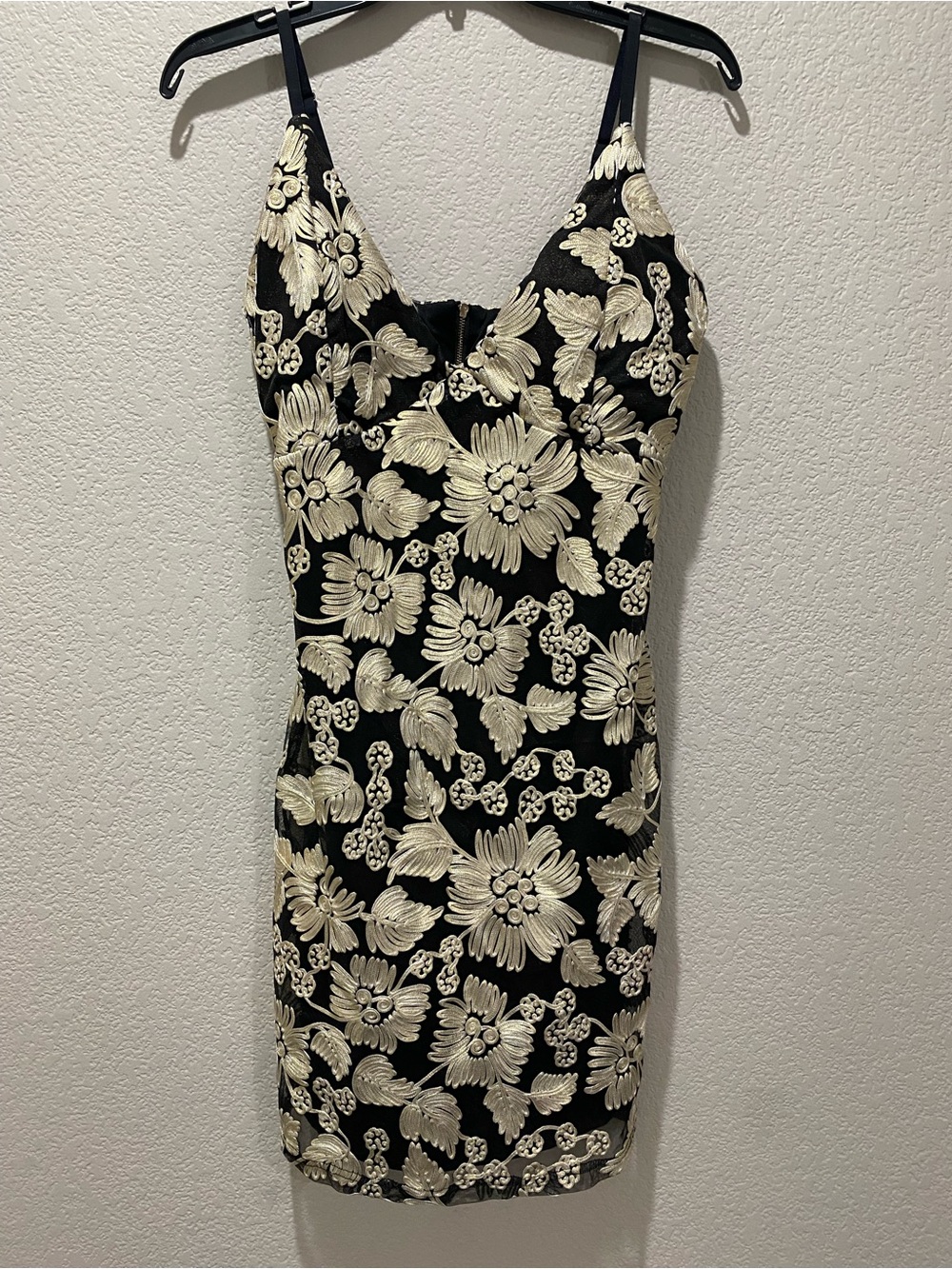 Mystic Los Angeles Black & Cream Embroidered Floral Mini Dress Large